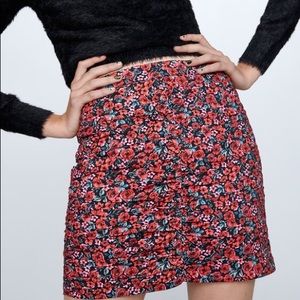 NWOT Zara Red and Black Floral Printed Draped Mini Skirt